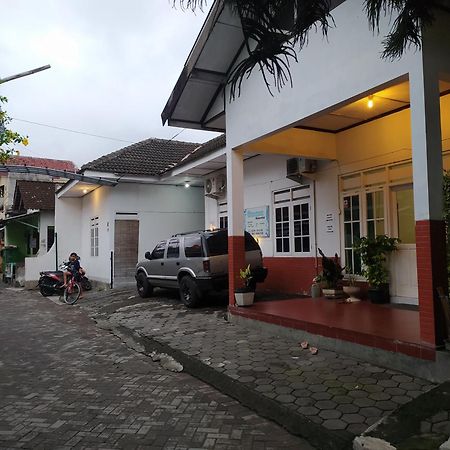 Banana Homestay Prawirodirjan Yogyakarta Extérieur photo